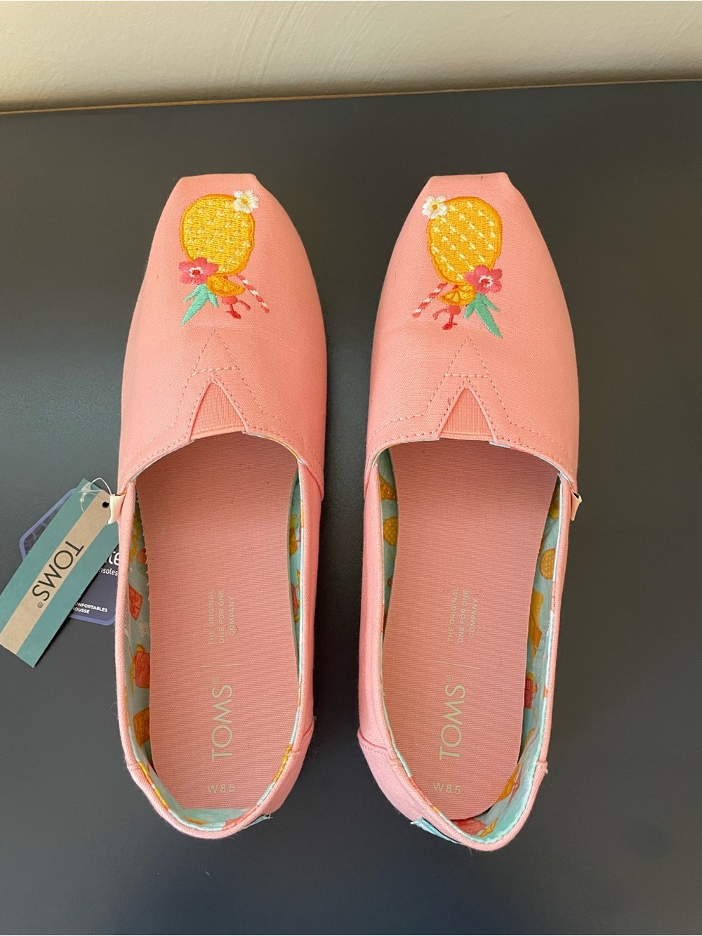 Tom’s Pink Pineapple Shoes Size Size 8.5 NWT - Picture 2 of 8